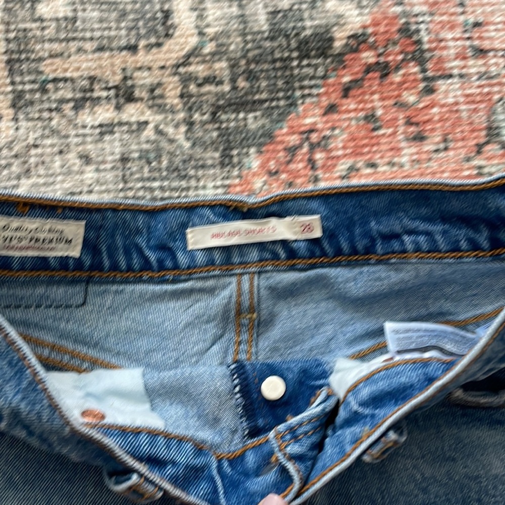 Ribcage Levi’s Shorts size 26 - Picture 2 of 4